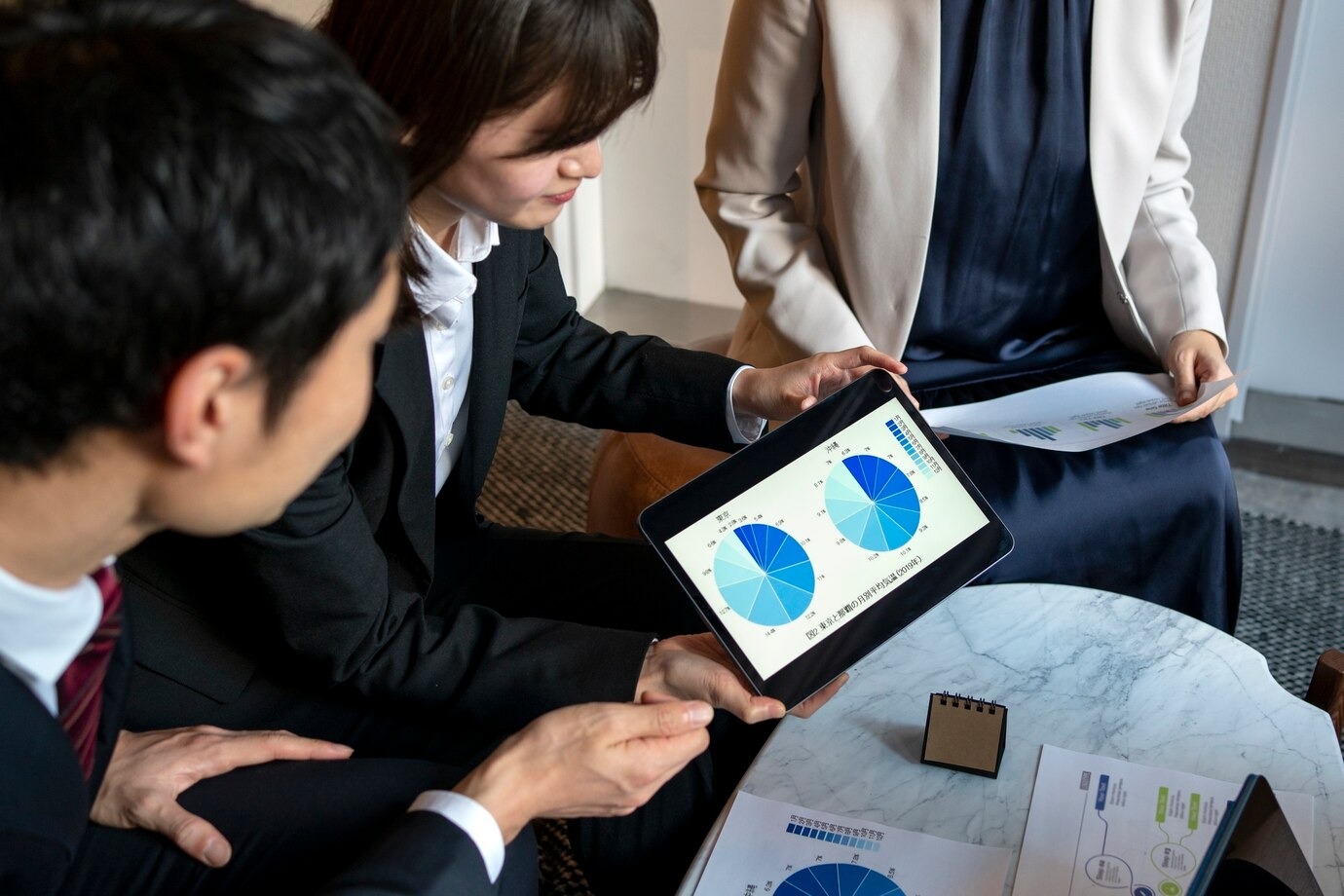 business-people-working-with-ipa